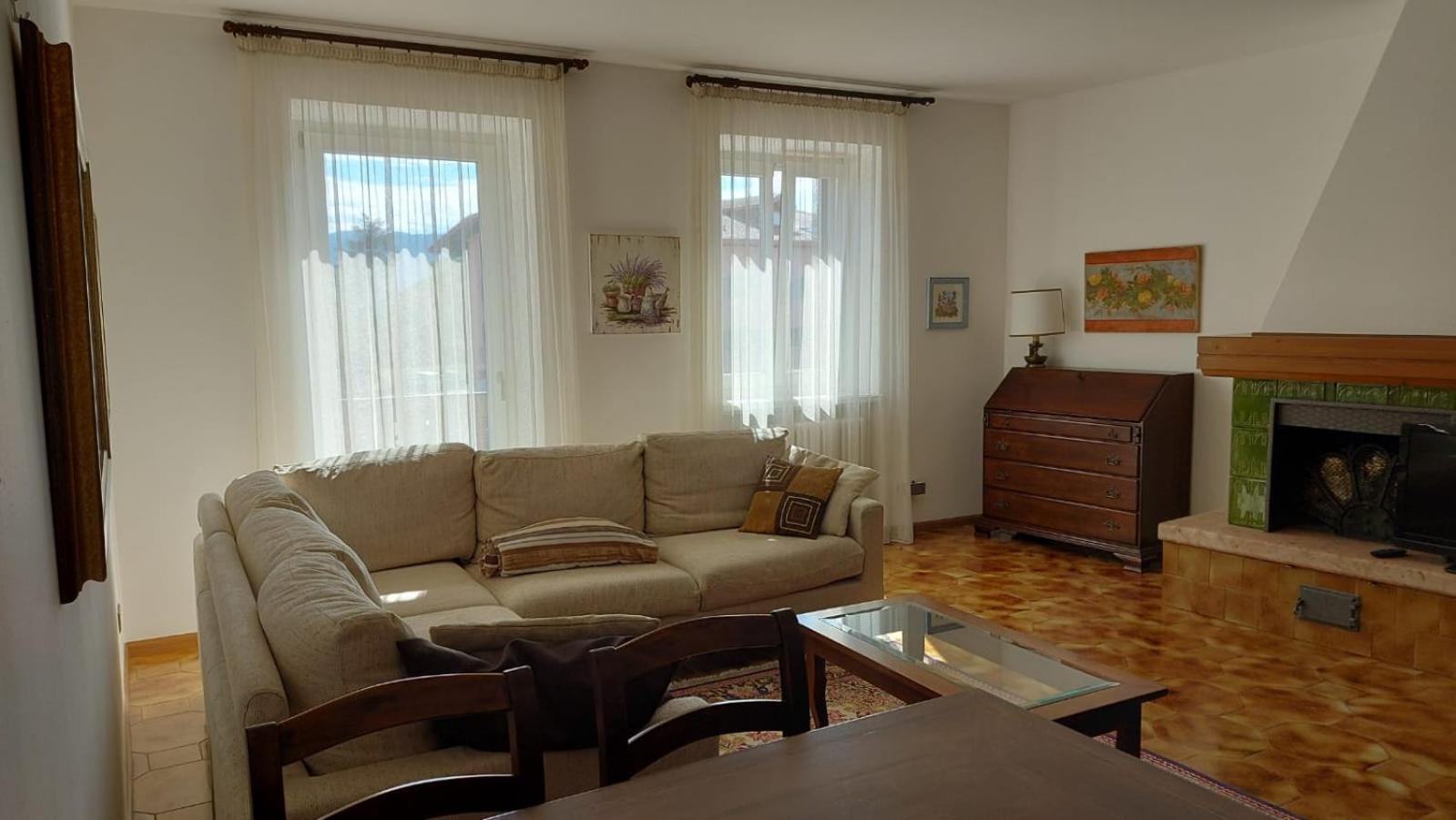 Casa Vacanze Paola Romeno Eksteriør billede
